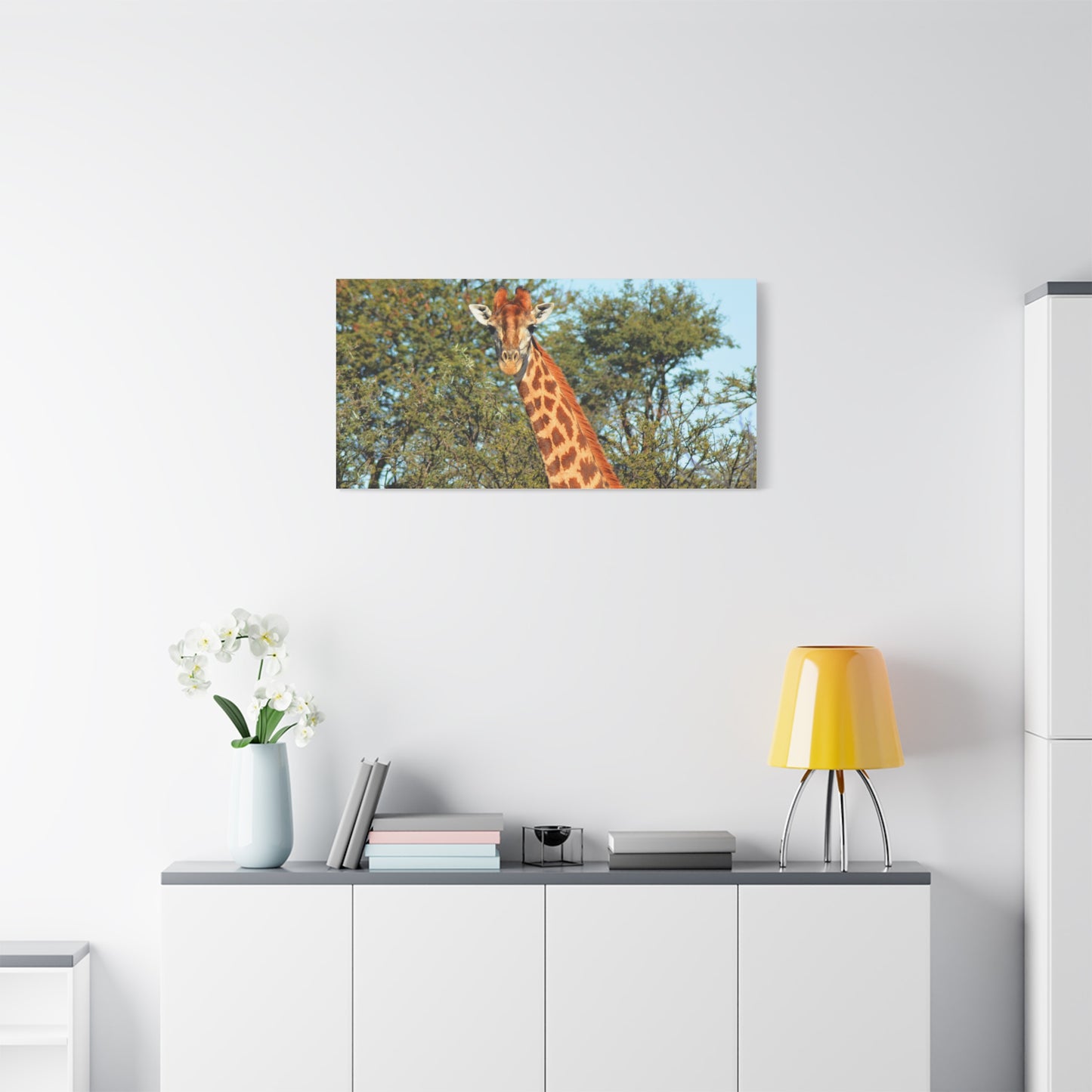 Elegant Giraffe Canvas